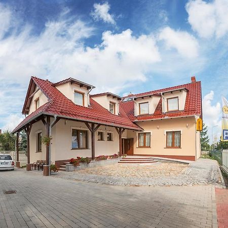 Vera 호텔 Sulechów 외부 사진