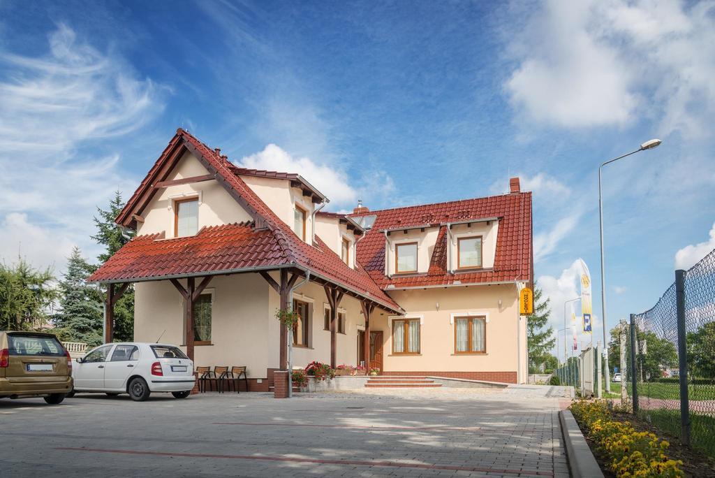 Vera 호텔 Sulechów 외부 사진